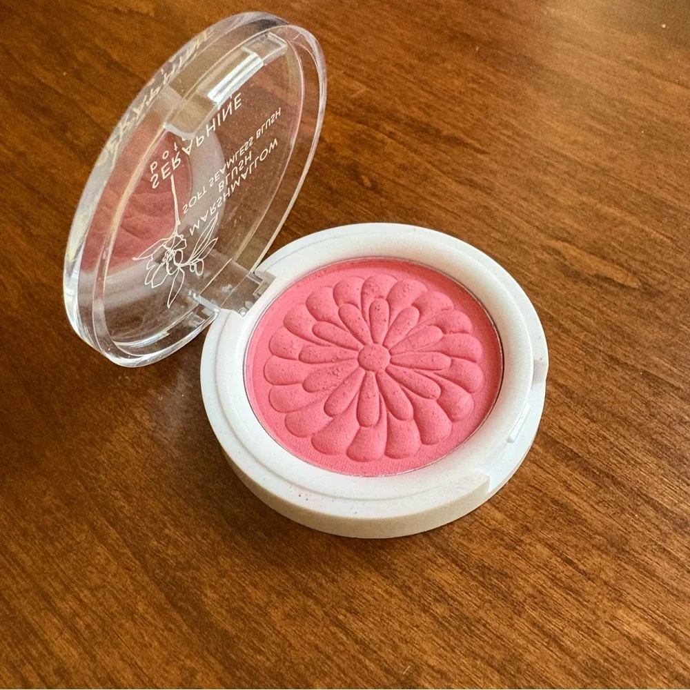 EM Cosmetics Heaven’s Glow Elysium and Rocco and Seraphine Cosmetics Marshmallow - Picture 9 of 9
